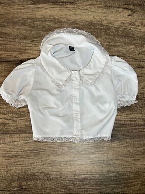 SHEIN White Lace Trim Cropped Button-Up Blouse